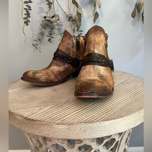 Beautiful Freebird Clash Booties